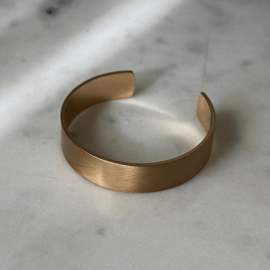 Sleek Golden Bracelet