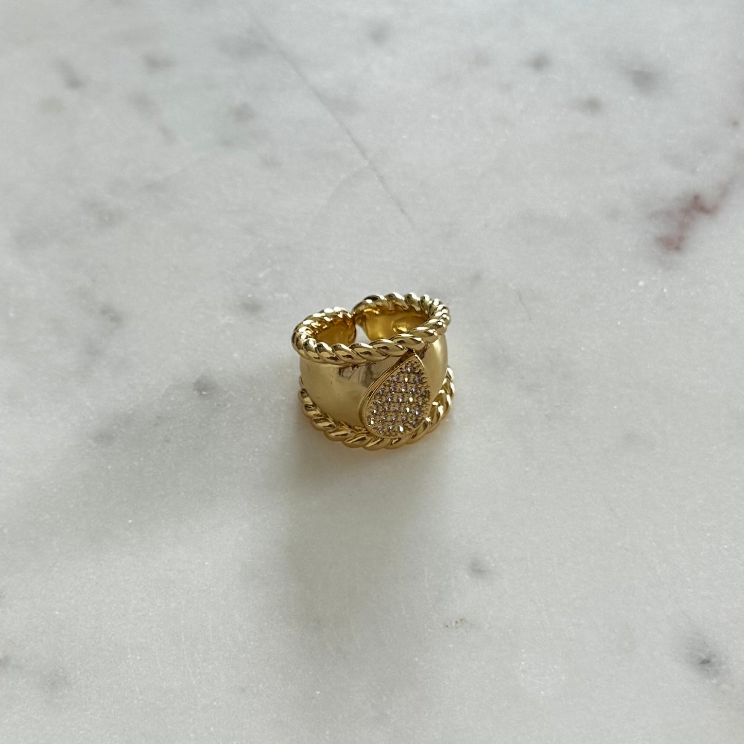 Isola Ring